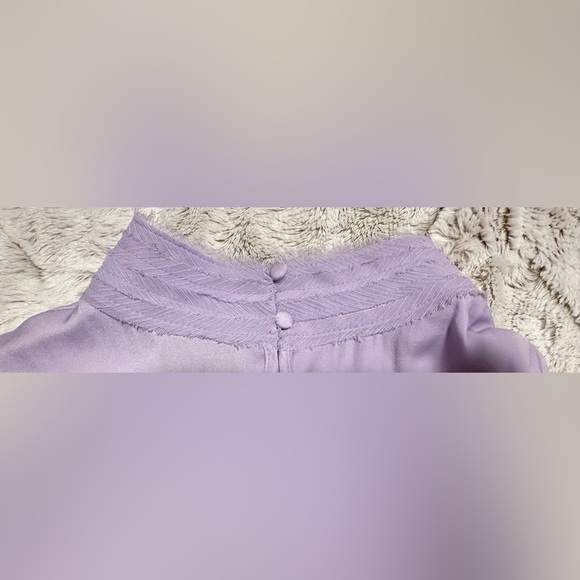 Worthington Lavender Purple Sleeveless High Neck Tiered Lace Blouse - Picture 7 of 9